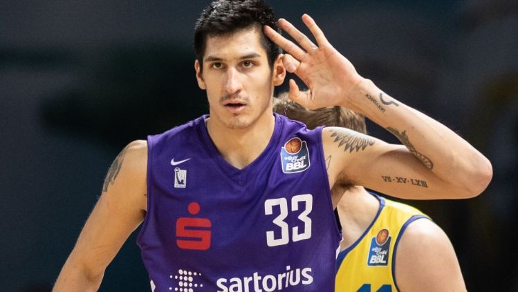 derek willis to efes