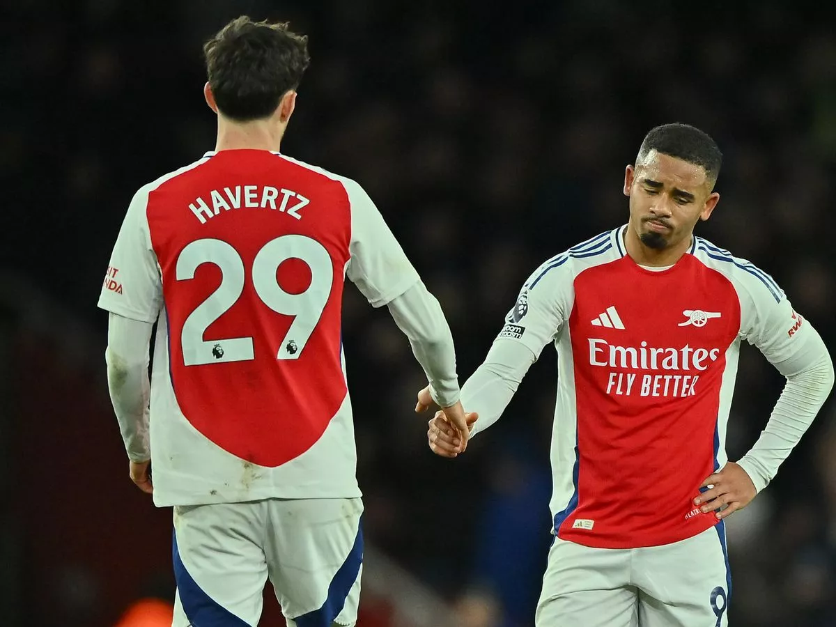 0_LONDON-ENGLAND--DECEMBER-14-Gabriel-Jesus-of-Arsenal-and-Kai-Havertz-of-Arsenal-look-dejected-during-the-Premier.jpg